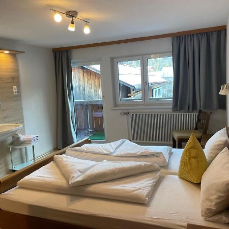 Ferienwohnungen Haus Bergflora Bach  Bagian luar foto