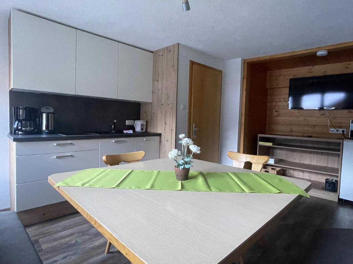 Ferienwohnungen Haus Bergflora Bach  Bagian luar foto